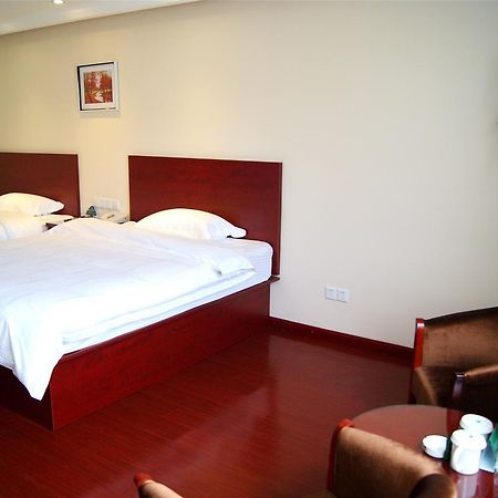 GreenTree Inn Beijing Fengtai Dacheng Road Huanleshuimofang Business Hotel Bagian luar foto