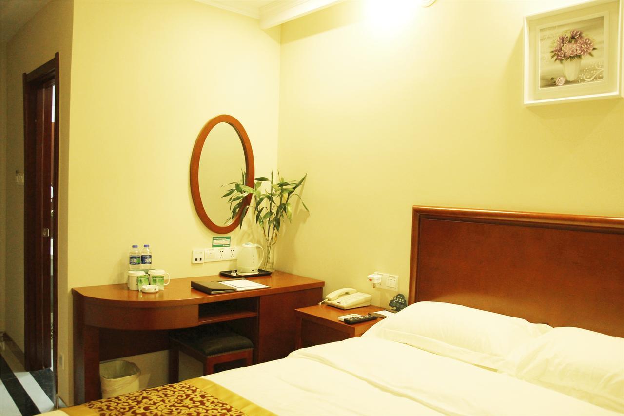GreenTree Inn Beijing Fengtai Dacheng Road Huanleshuimofang Business Hotel Bagian luar foto