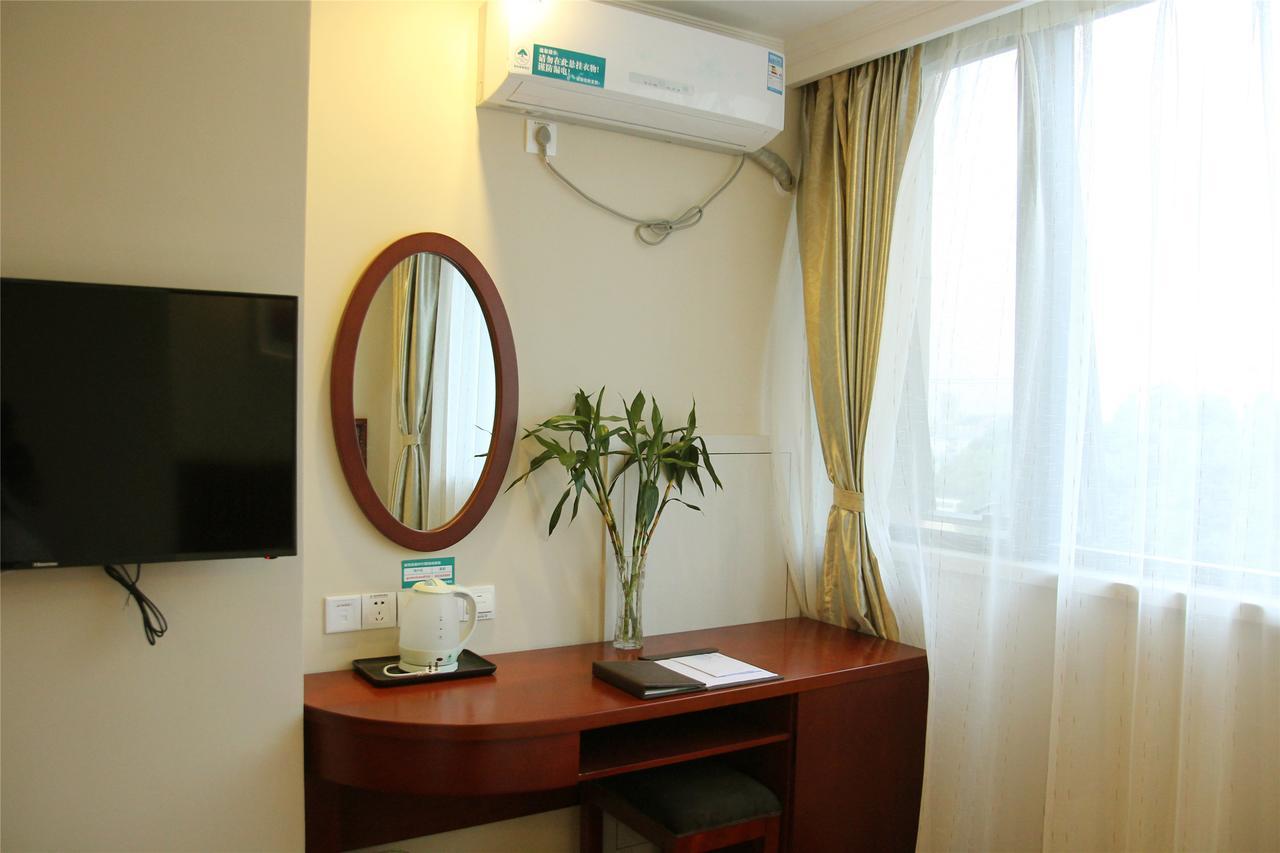 GreenTree Inn Beijing Fengtai Dacheng Road Huanleshuimofang Business Hotel Bagian luar foto