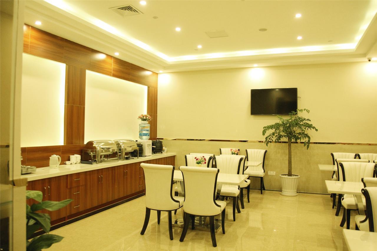 GreenTree Inn Beijing Fengtai Dacheng Road Huanleshuimofang Business Hotel Bagian luar foto
